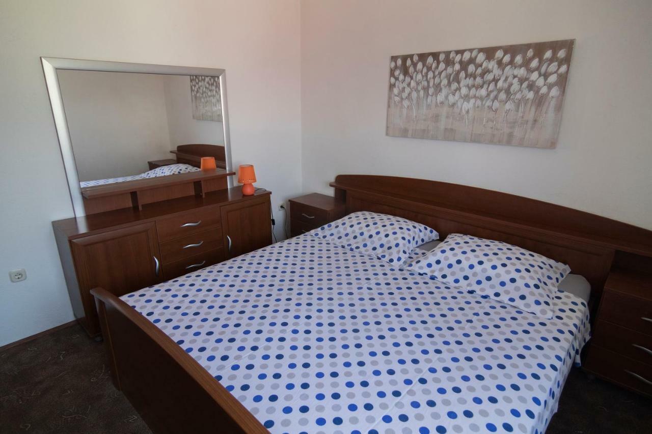 Apartments Ivana Postira Extérieur photo