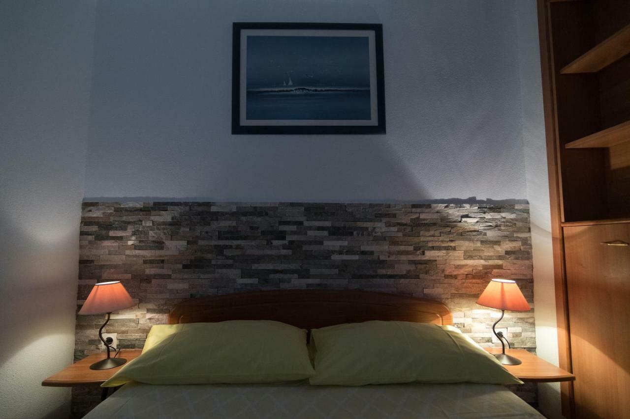 Apartments Ivana Postira Extérieur photo