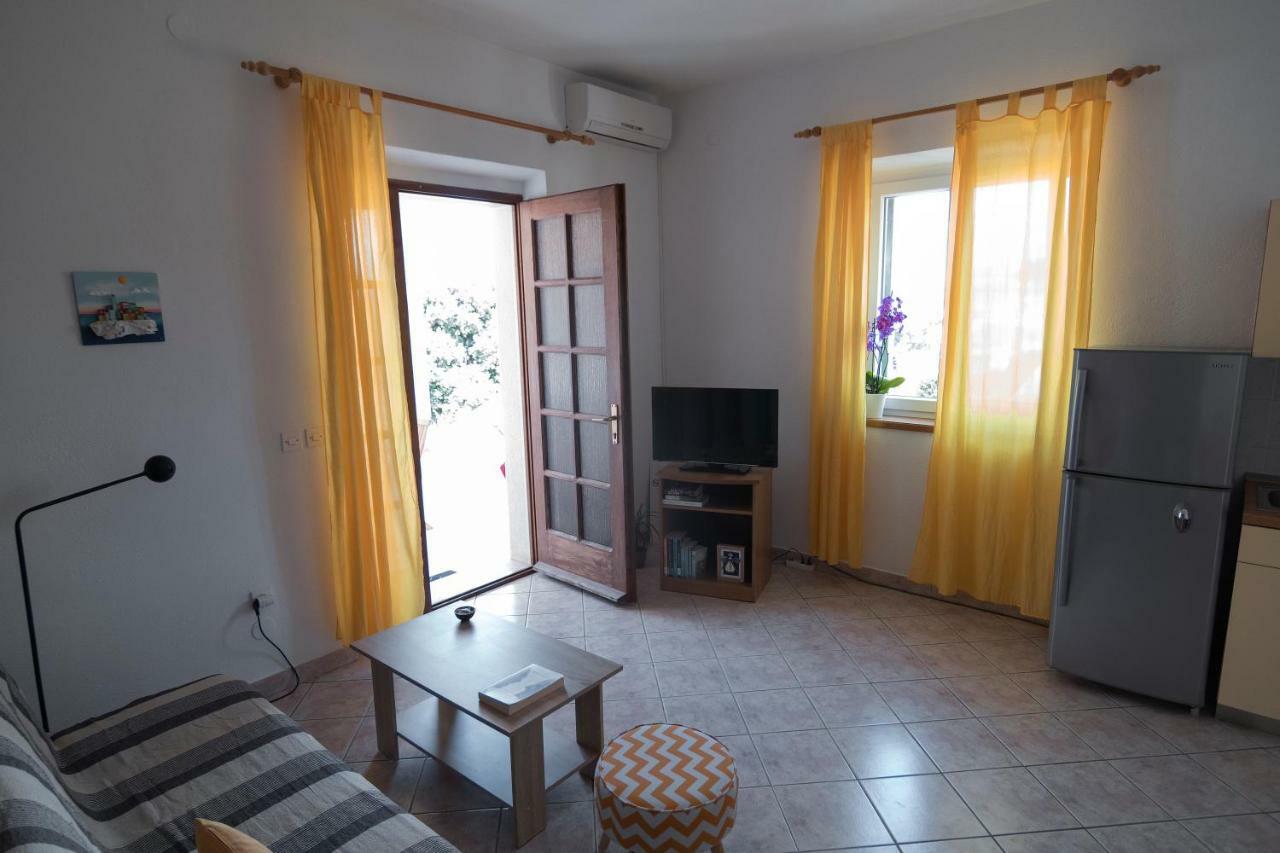 Apartments Ivana Postira Extérieur photo