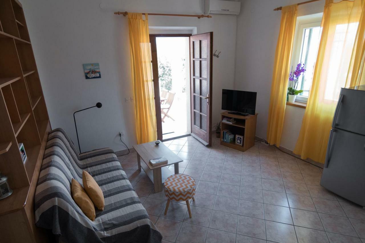 Apartments Ivana Postira Extérieur photo